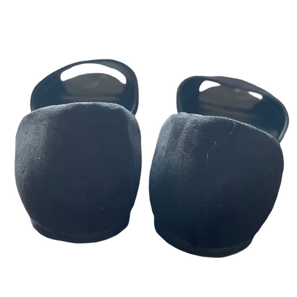 Chinese Laundry black faux suede flats - 7.5 - Picture 3 of 4